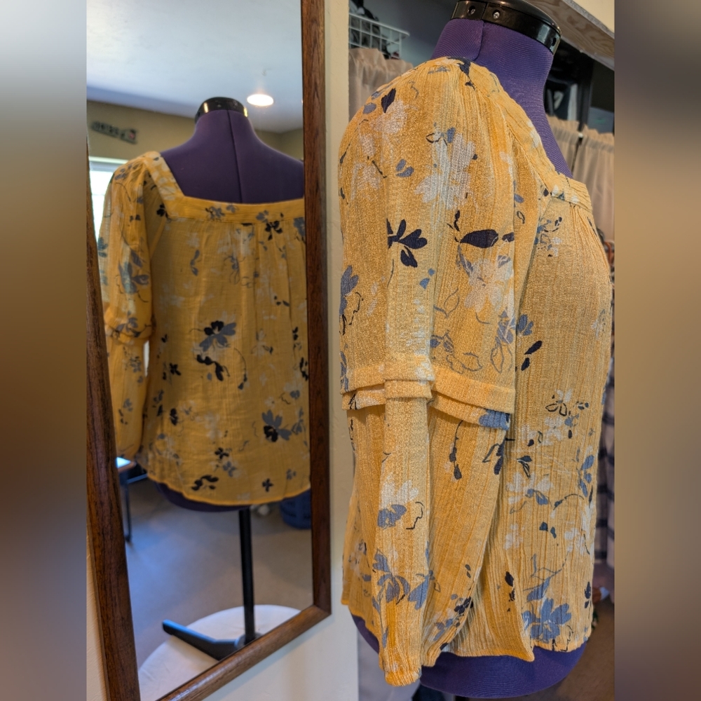 Zac & Rachel Women's Blouse - Picture 2 of 11